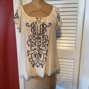 NANETTE LEPORE | black & cream embroidered silk short sleeve blouse 4